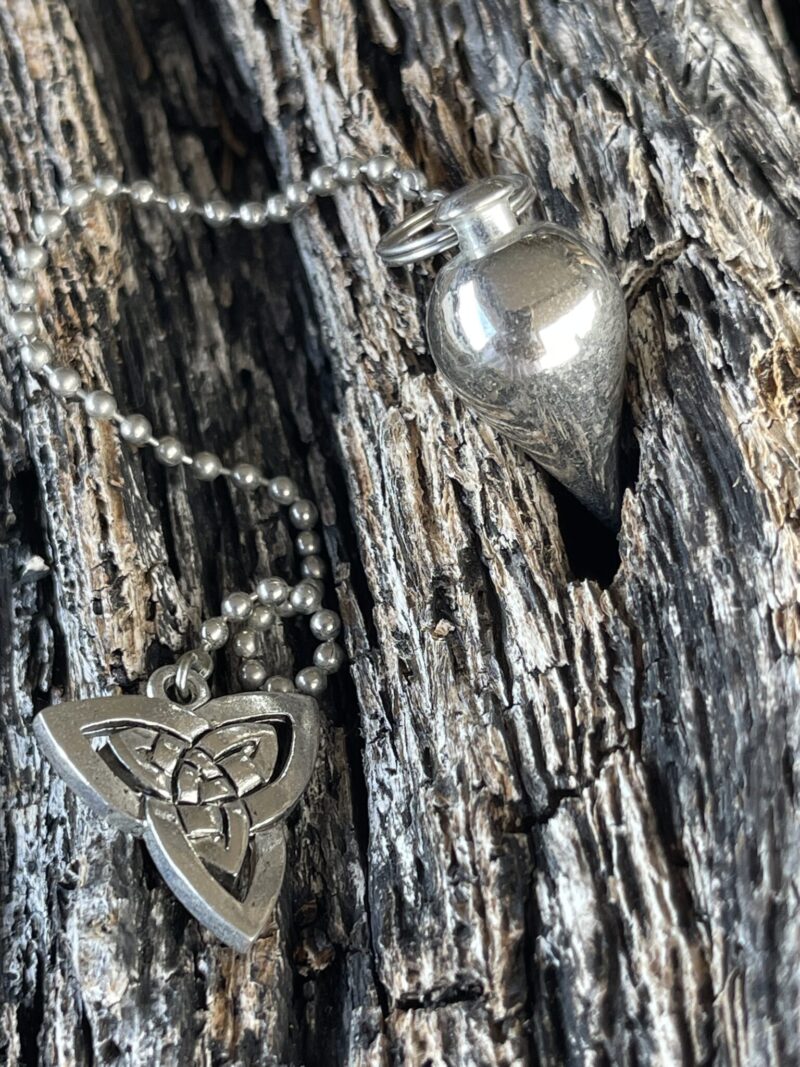 Metal Teardrop Pendulum with Triquetra Symbol