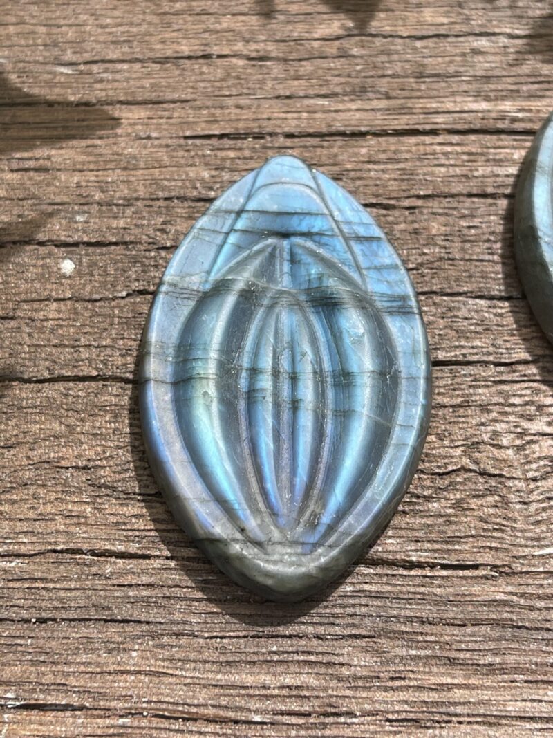 Labradorite Oval Yoni Carving – Awaken Your Inner Magic